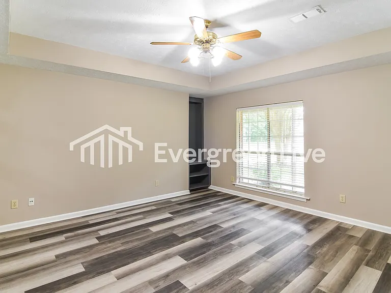 525 Saddlewood Dr — Photo 12
