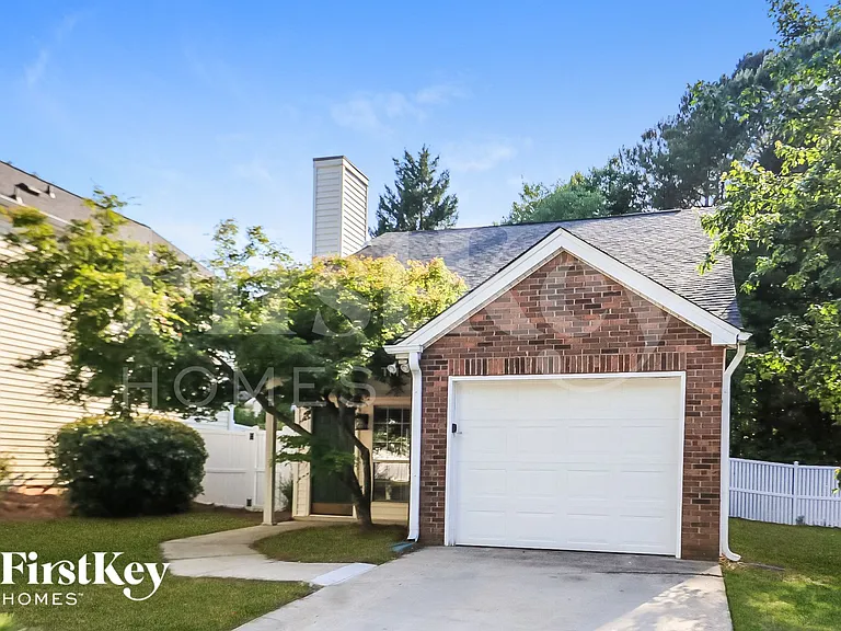 680 Crossbridge Aly — Photo 1