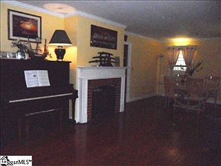 5th image of 105 Yorkshire Dr