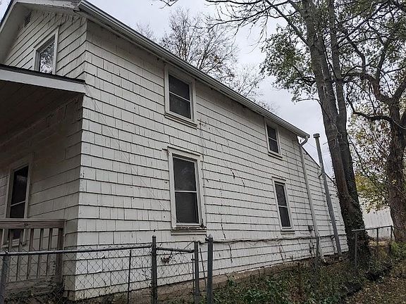 3rd image of 307 Pottawatomie St