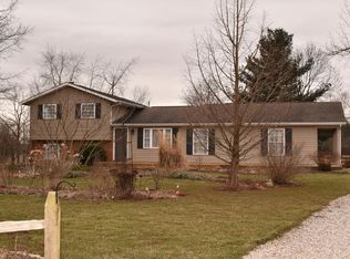 8598 Gale Rd SW, Hebron, OH 43025