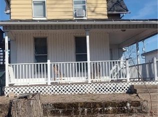 654 Vine St, Coshocton, OH 43812