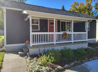 115 Lincoln St, Chelsea, MI 48118