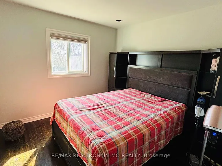 145 Steeles Ave E — Photo 6
