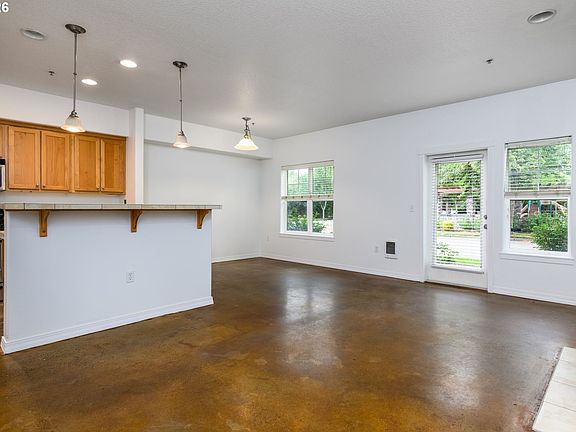 4th image of 10651 NE Red Wing Way #102