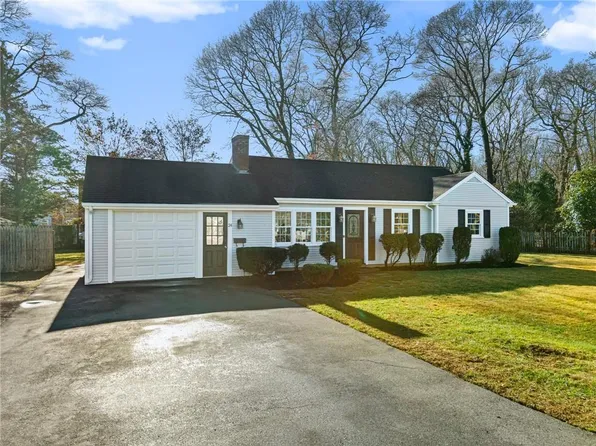 24 Western Ave, Barrington, RI 02806