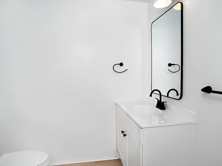 15920 Sherman Way #8 — Photo 11
