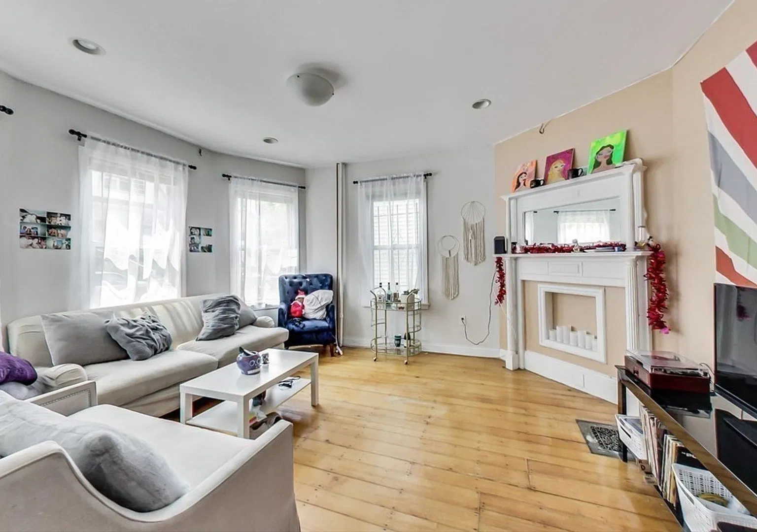 Great Mission Hill 4 bed for 9/1/2026 — Photo 1