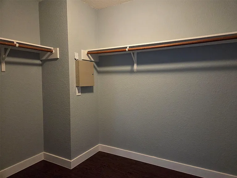 9526 Heflin Colony Dr — Photo 33