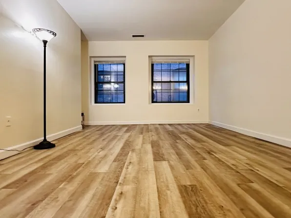 10 Weston Ave APT 220, Quincy, MA 02170
