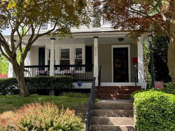 211 Edgewood Ave, Delanco, NJ 08075