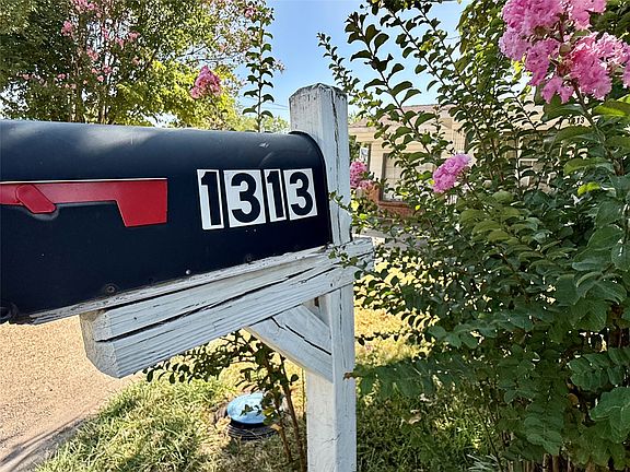 3rd image of 1313 S Rockwall Ave