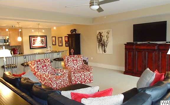 4th image of 1018 Hackberry Ln Unit 107