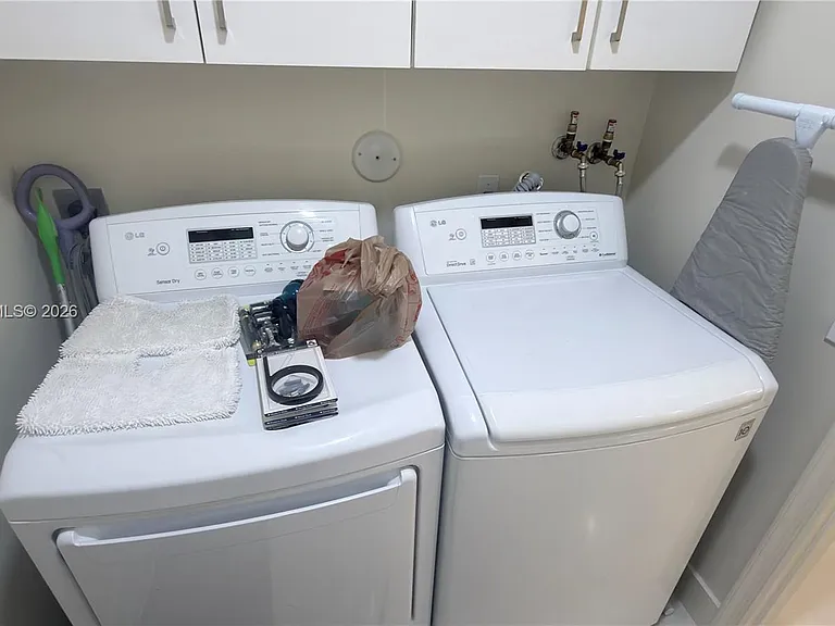 692 Maplewood Ct — Photo 12