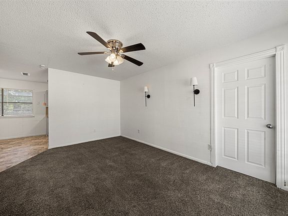 2nd image of 914 Randa St