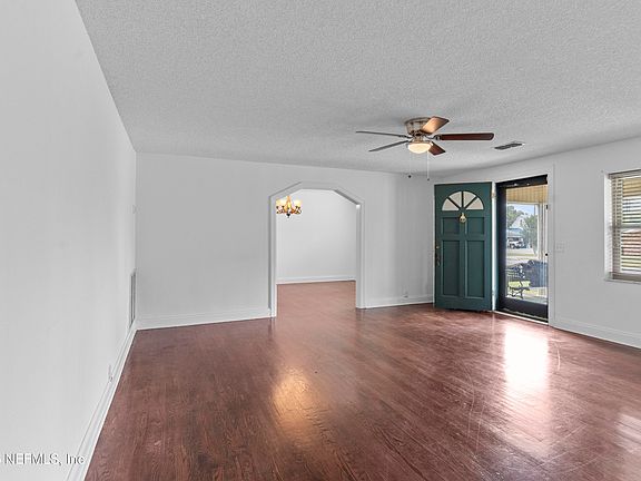 2nd image of 164 6TH Street N