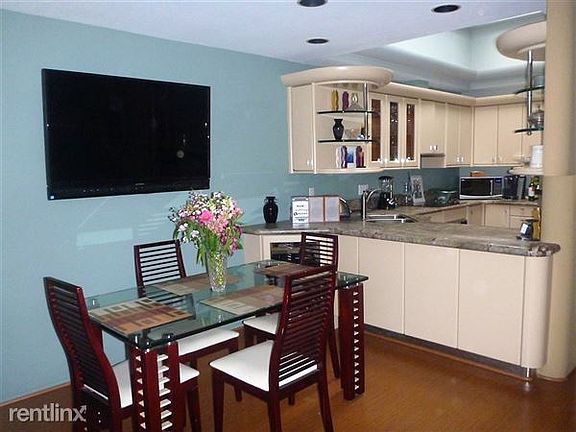 2nd image of 329 Dahlia Pl