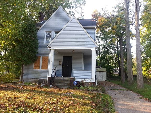 5th image of 91 E Warren Ave