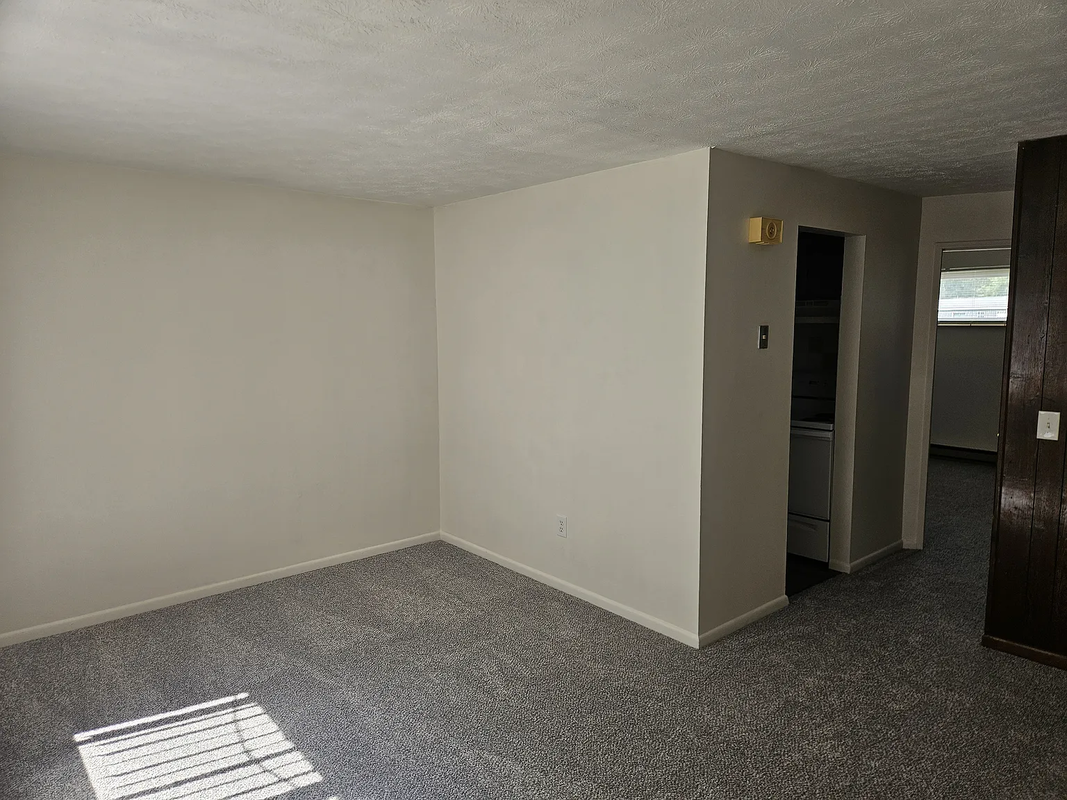1 bed, 550 sqft, $785 — Photo 2
