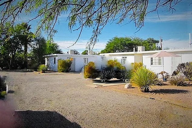 617 E Knox Dr — Photo 2