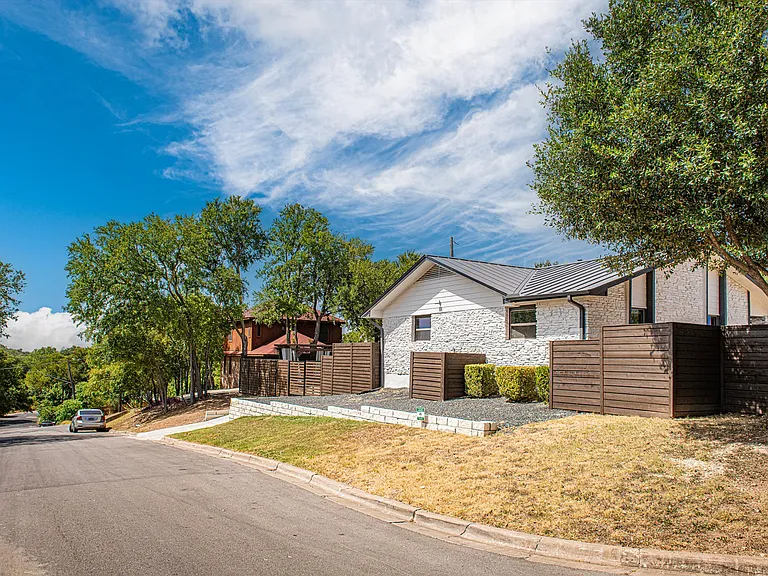 3907 Chase Cir — Photo 4