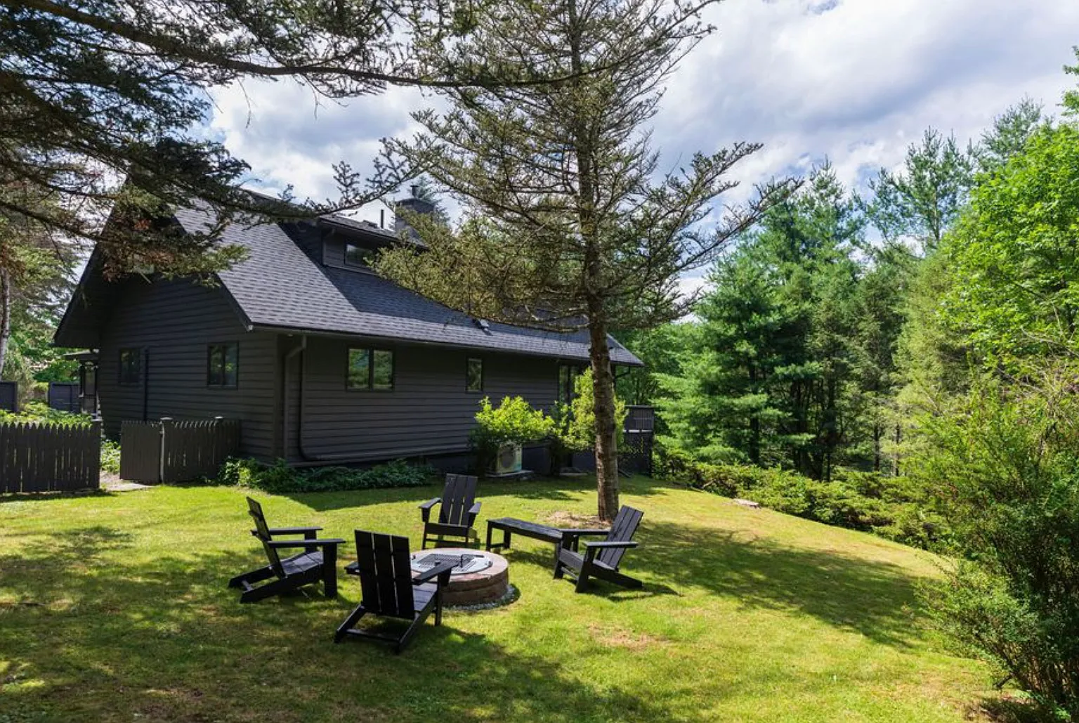 4 bed, $4,500 — Photo 1