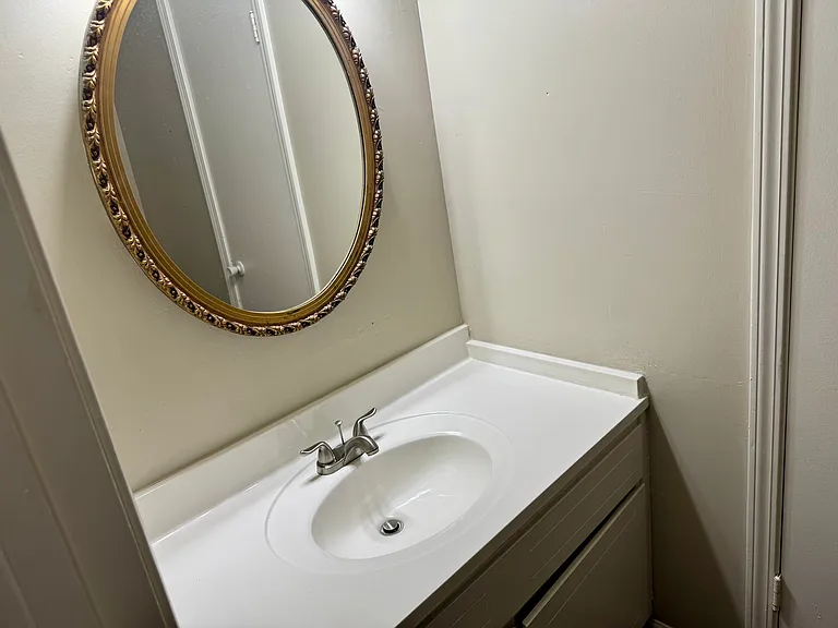 6056 Regent Mnr #6056 — Photo 23