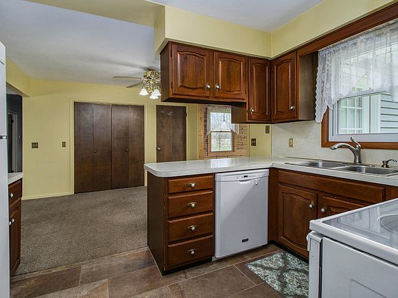 4th image of 13757 S 29th St