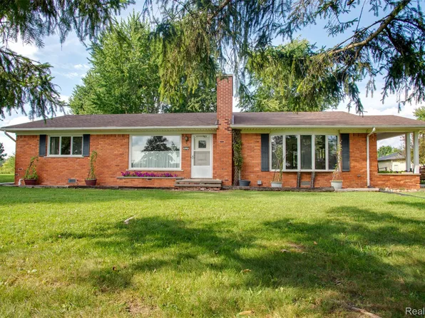 8728 Rynn Rd, Avoca, MI 48006