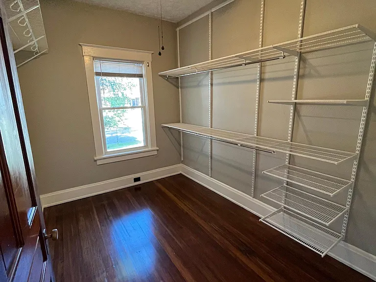3910 Forest Ave #1 — Photo 6
