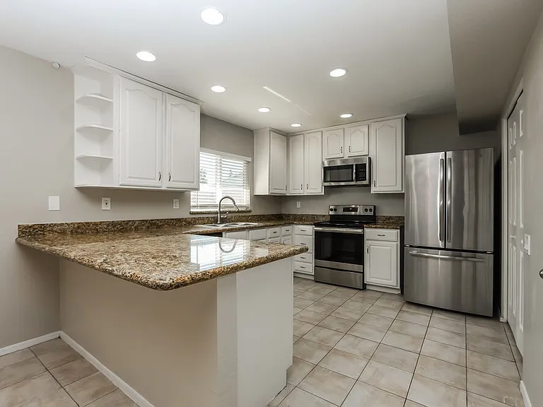 7026 S 41st Pl — Photo 8