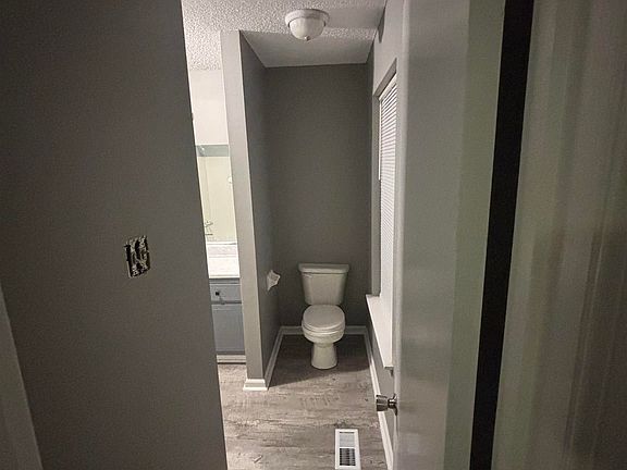 5th image of 2612 Shoemaker St