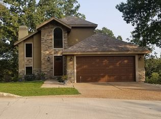 6715 Saint Tropez Cir, Sunrise Beach, MO 65065