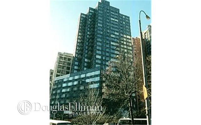 Rented by Douglas Elliman | media 19