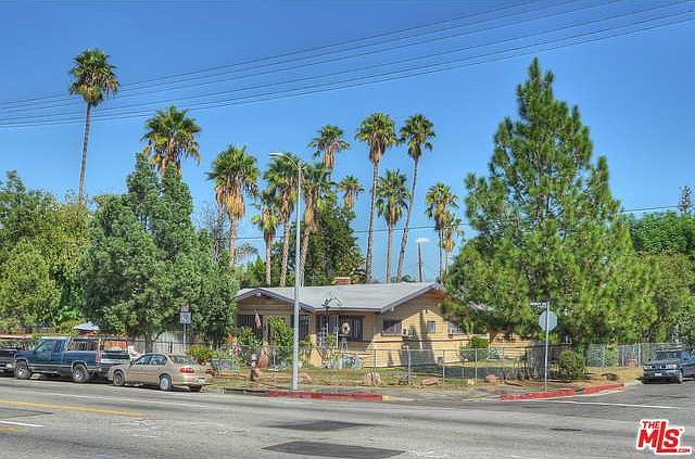1st image of 7310 1/2 Woodley Ave