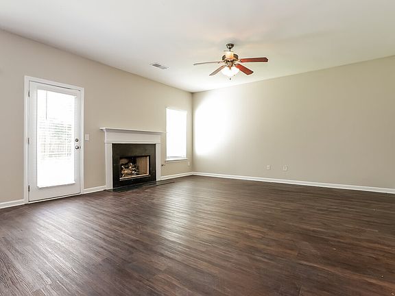 4th image of 4235 Fourth Rail Ln