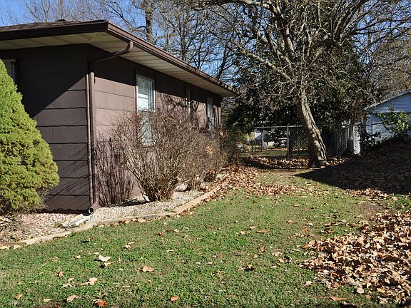 4th image of 2548 N Campbell Ave