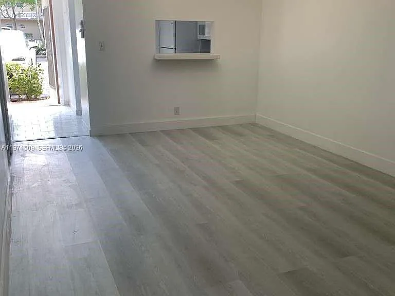 5003 NW 35th St #405 — Photo 2