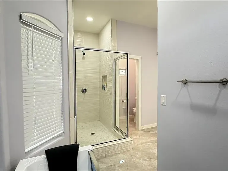 2504 Lilac Ave — Photo 16
