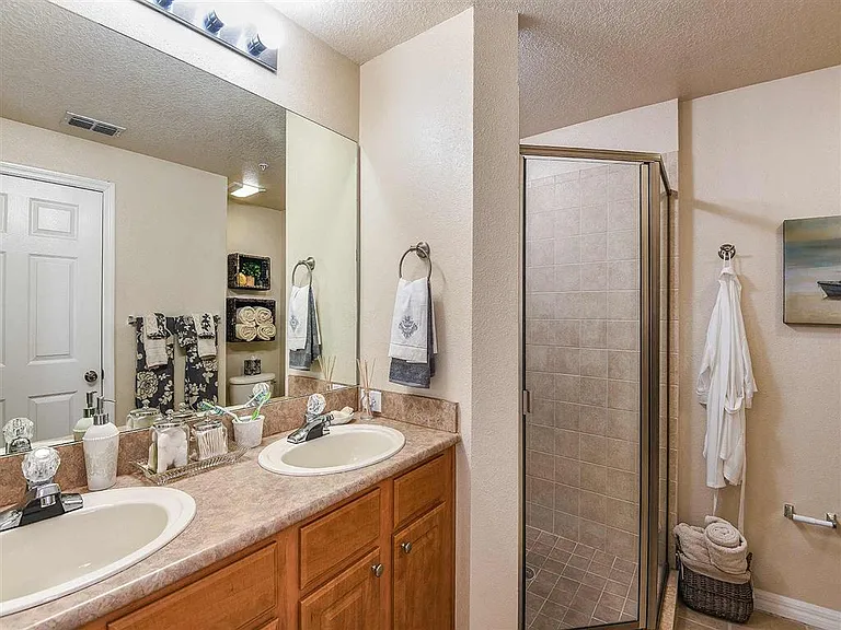 Fountain Villas — Photo 8