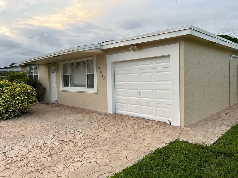 9432 SW 52nd Ct — Photo 5