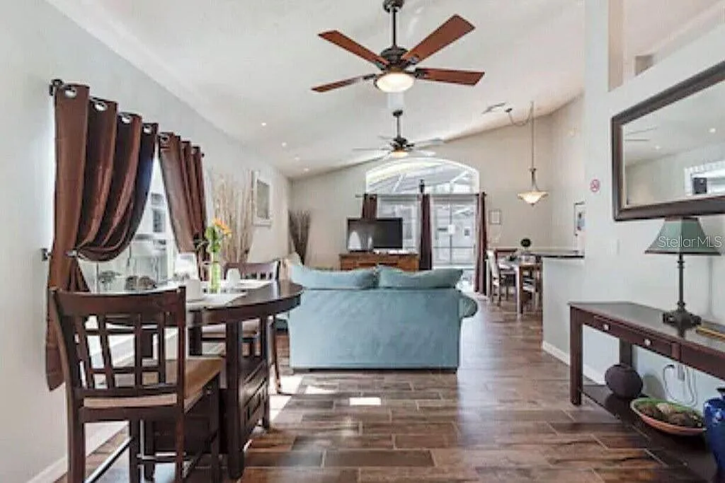 4 bed, 3.0 bath, 1531 sqft, $2,400 — Photo 3