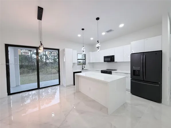 2614 45th St W, Lehigh Acres, FL 33971