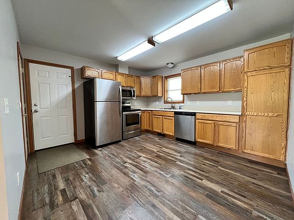 2nd image of 1387-1389 106th Ave