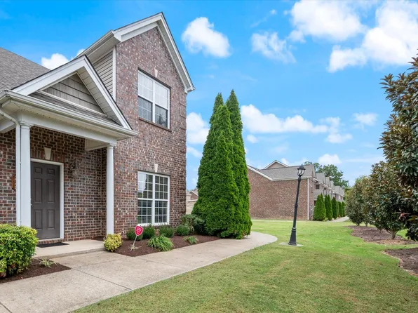 220 Rowlette Cir, Murfreesboro, TN 37127