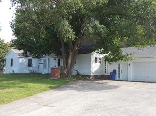 1N296 Kirk Rd, Geneva, IL 60134