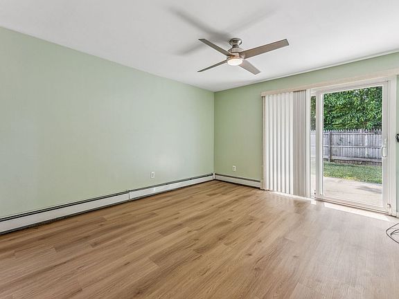 3rd image of 11 Pine Ave