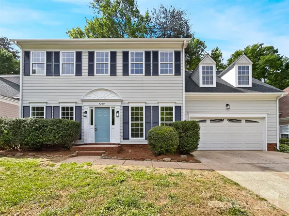 7219 Scarlet Runner Dr, Charlotte, NC 28215
