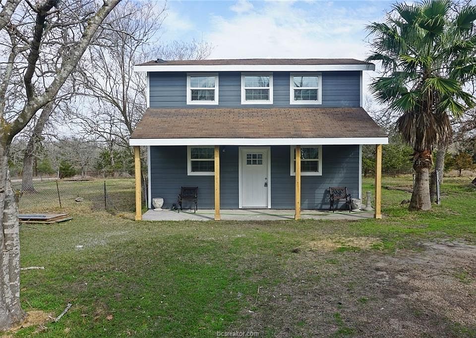 1st image of 302 Chargers Ln