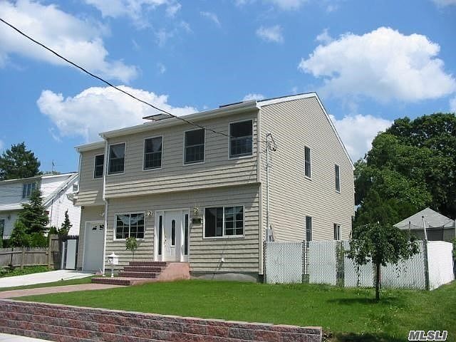 1st image of 113 Blaine Ave